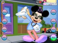 Play Dress Up Mickey online for free